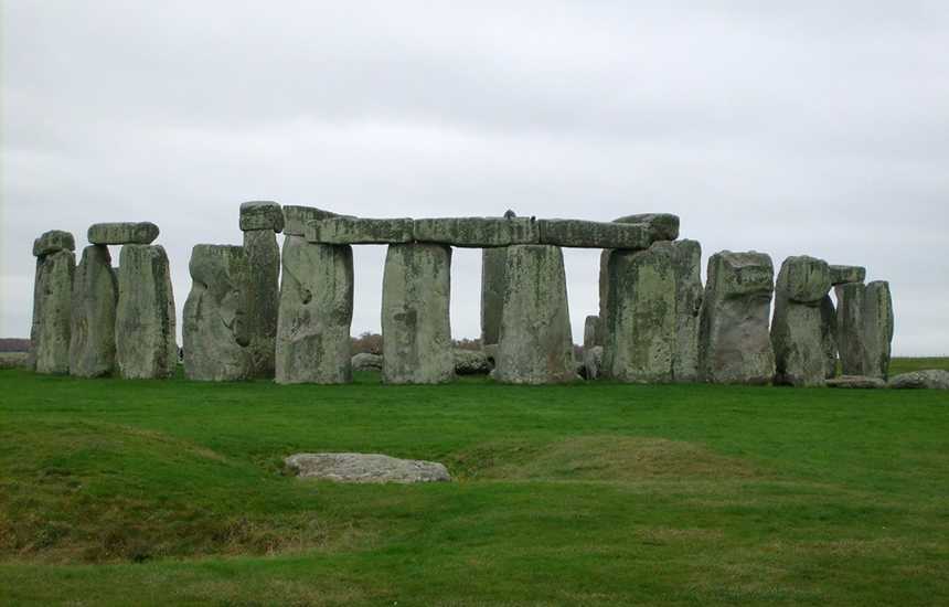 Discover Stonehenge: The Ancient Monument in Wiltshire