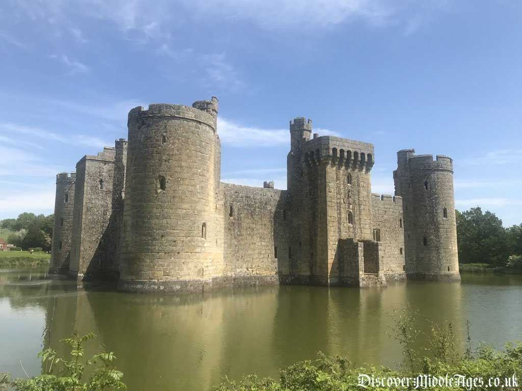 Bodiam Castle: Moated Fortress in East Sussex