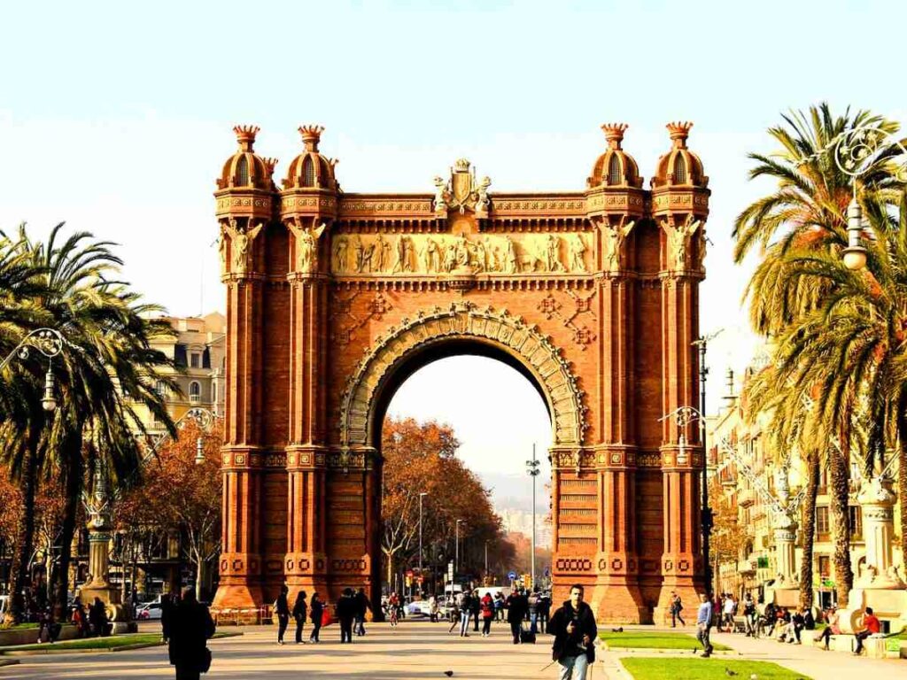 Barcelona’s Arc de Triomf: Gateway to the City’s Celebrations