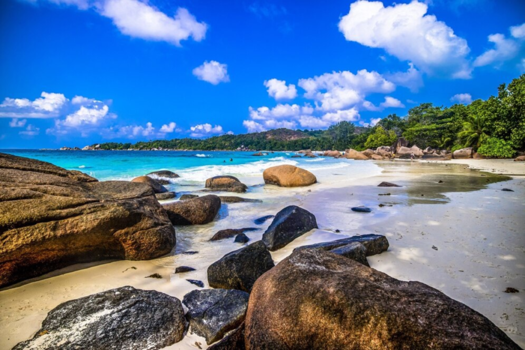 Malo Island Beach: Remote Hideaway in Northern Fiji