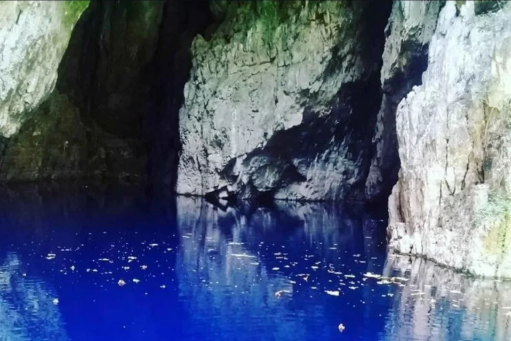 Chinhoyi Caves – Mysterious Underwater Pool