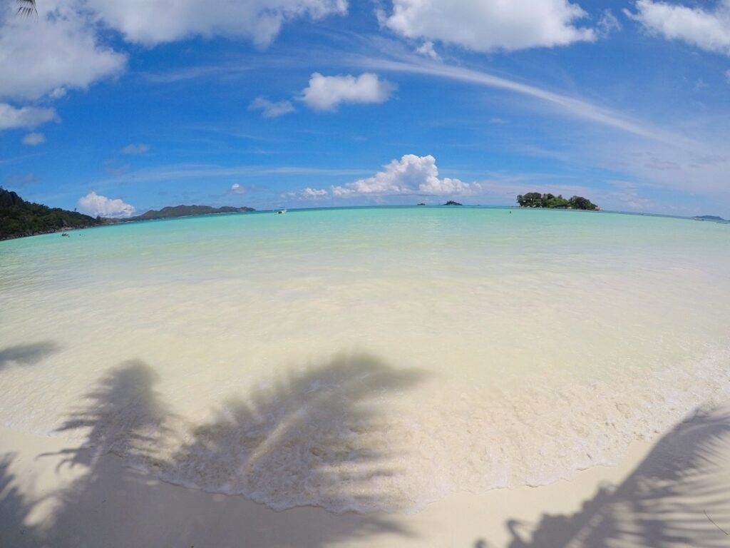 Anse Gouvernement, Praslin – Ideal for Swimming