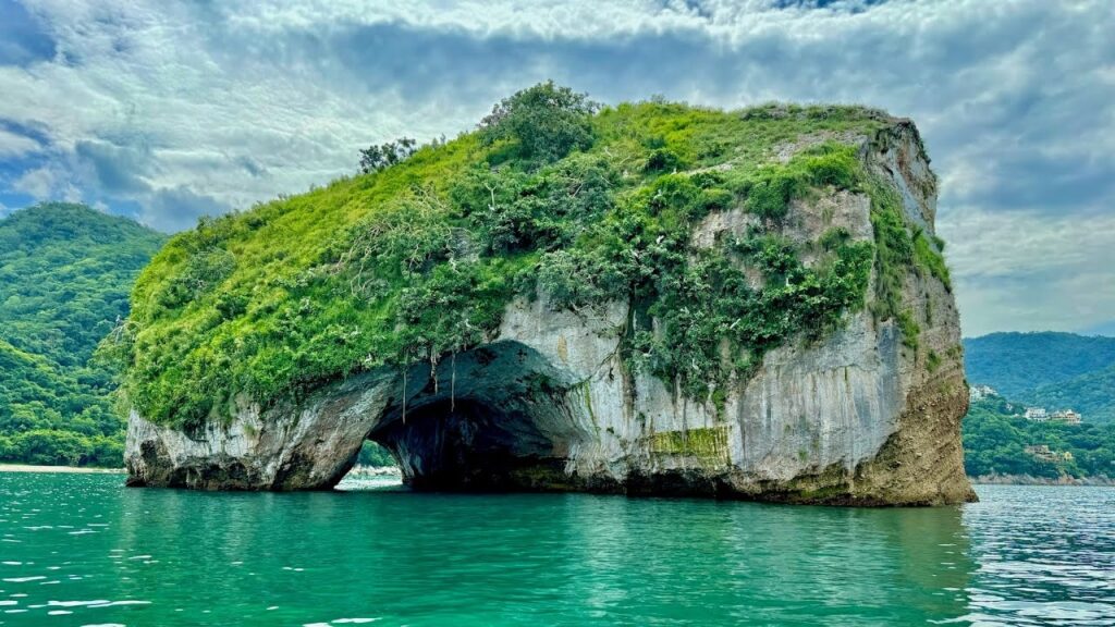 Los Arcos Marine Park in Puerto Vallarta