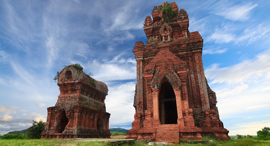 Soavimbahoaka Hill: Historical and Cultural Landmark Near Antsirabe