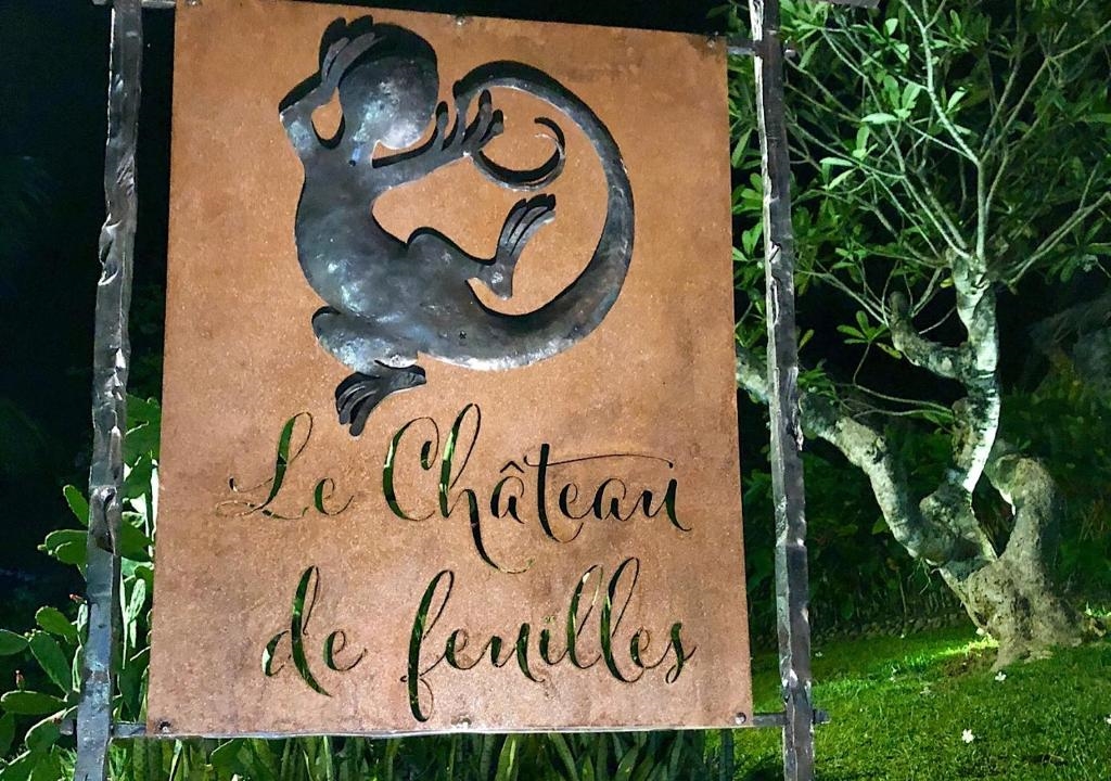 Chateau de Feuilles, Praslin – Hilltop Hotel with Panoramic Views