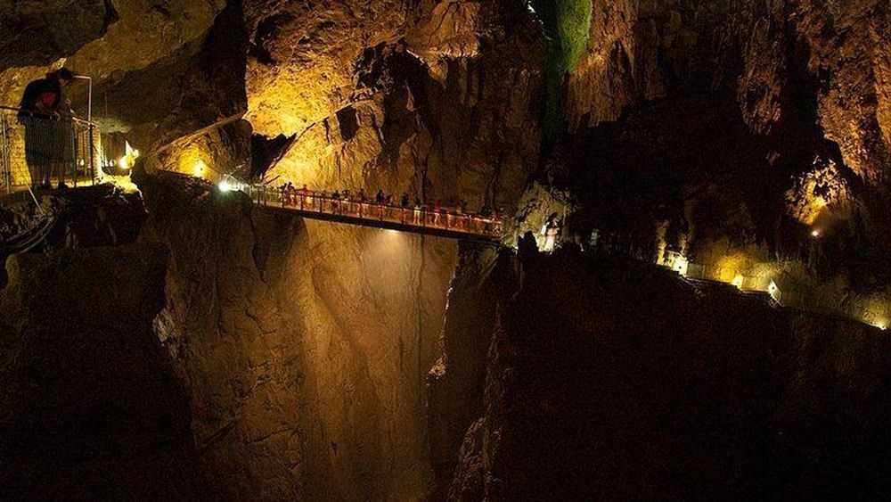 Exploring the Stunning Caves of Djebel Serj