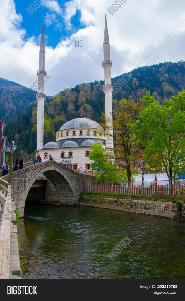 Uzungol Mosque: Landmark in Uzungol