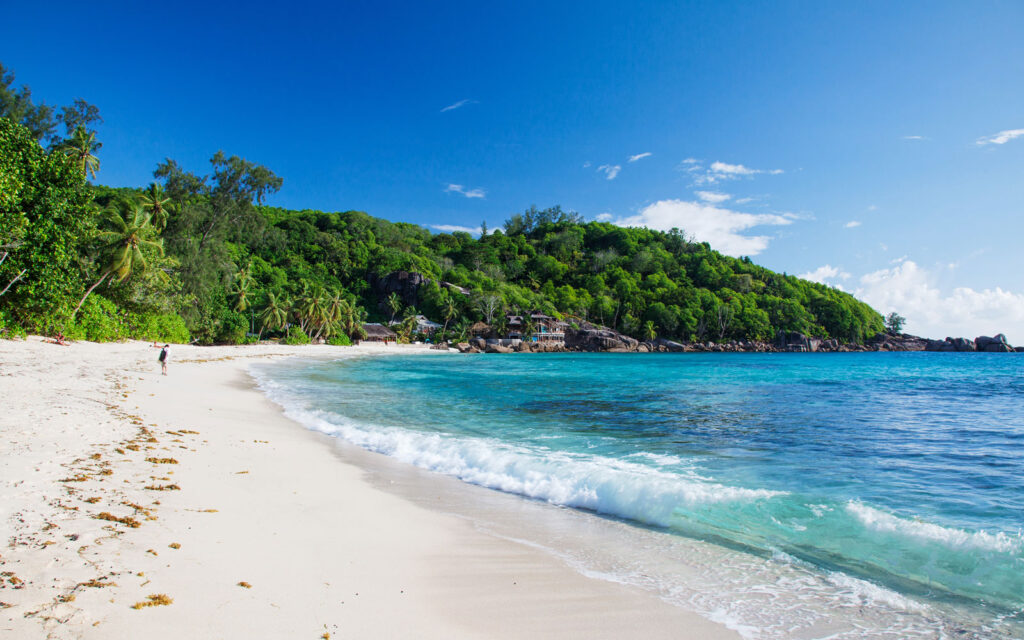 Anse Takamaka, Mahe – Crystal Clear Waters