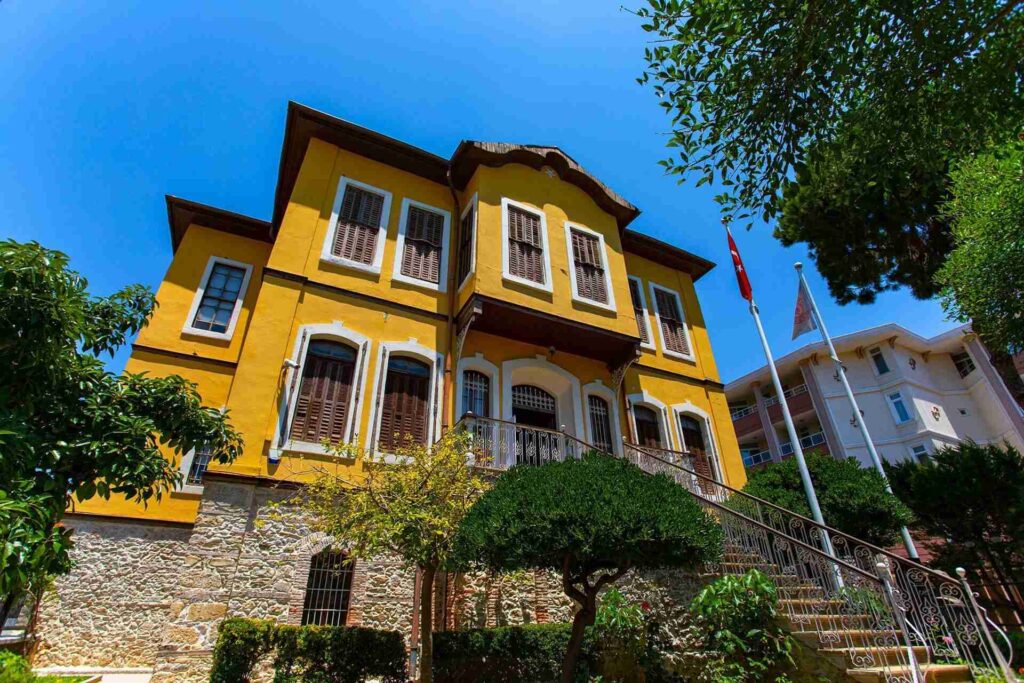 Ataturk House Museum: Historic Site in Antalya