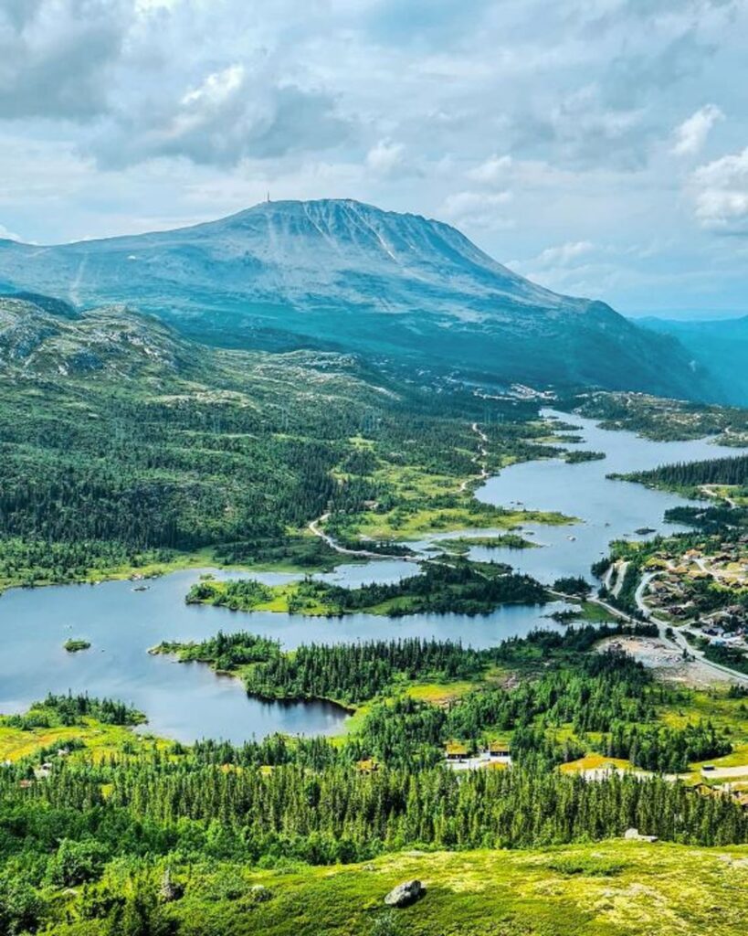 Hiking the Magnificent Gaustatoppen Mountain