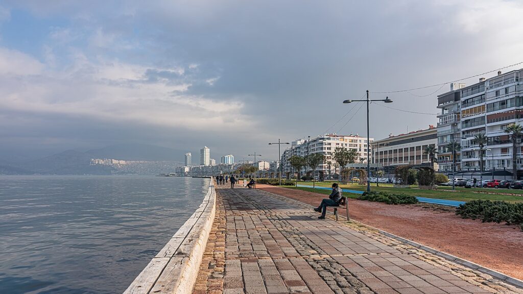 Izmir Kordon: Waterfront Promenade