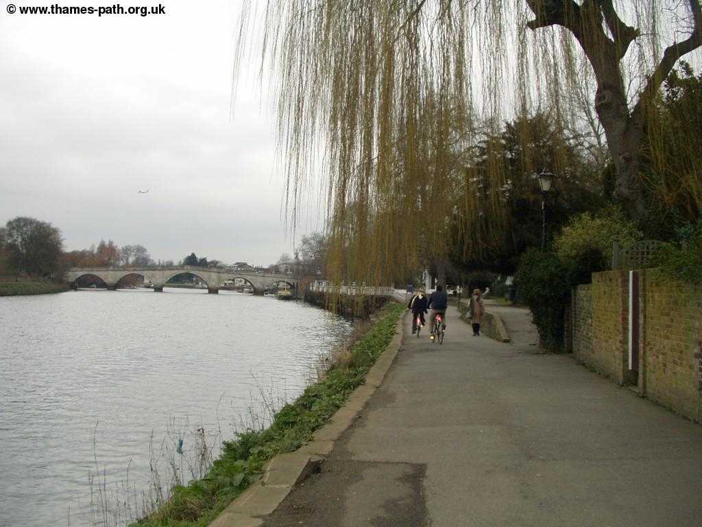 The Thames Path: Walking London’s Famous River