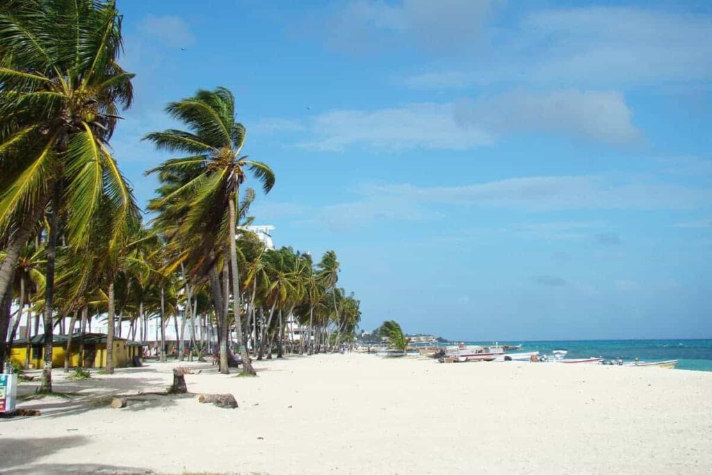 San Andres Johnny Cay: Caribbean Vibes on a Tiny Island