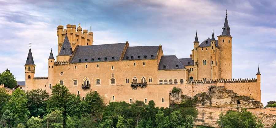 Segovia’s Alcázar Tower: Panoramic Views from the Castle Keep