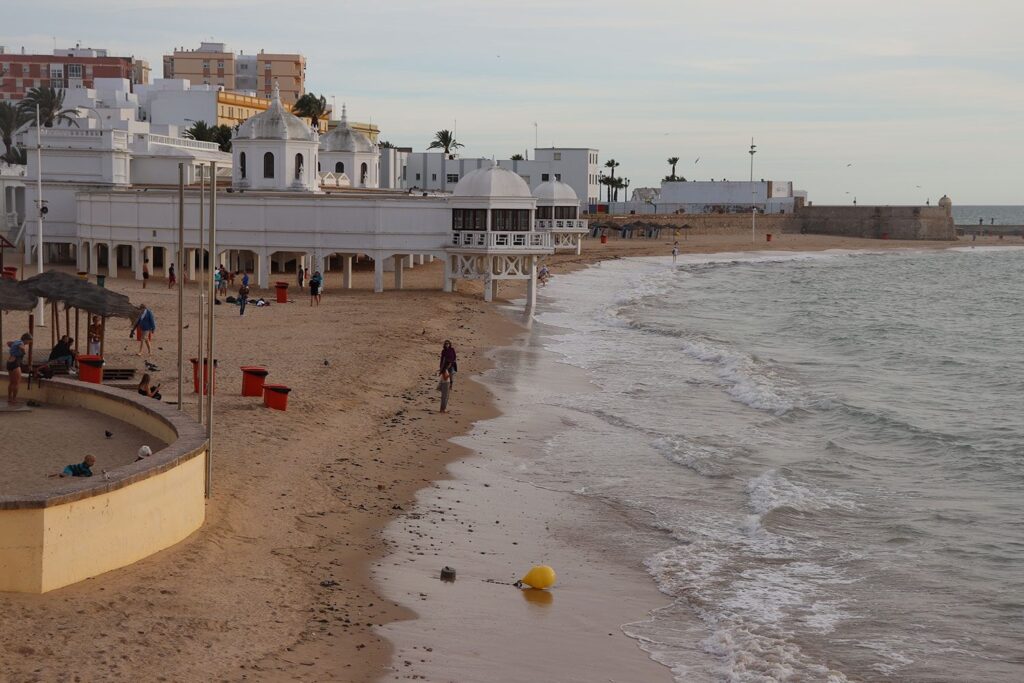 Cadiz’s La Caleta Beach: Iconic Seaside Views and History