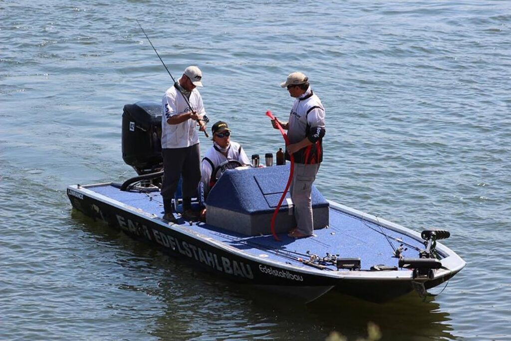 Msuna Island – Fishing in the Zambezi River