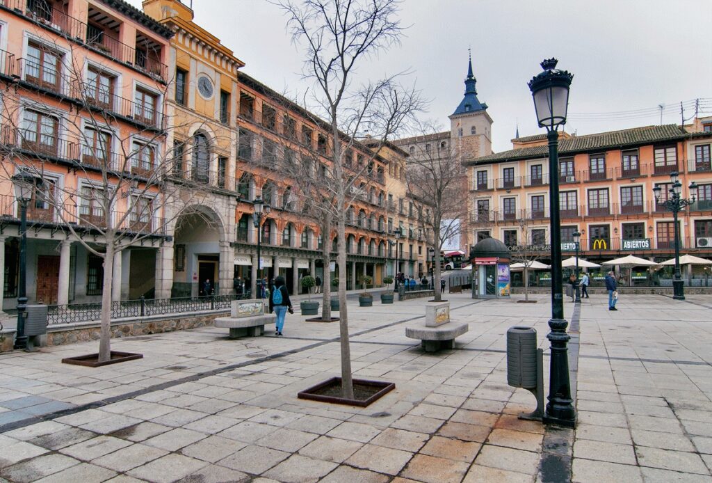 Plaza de Zocodover in Toledo: A Historic Meeting Place