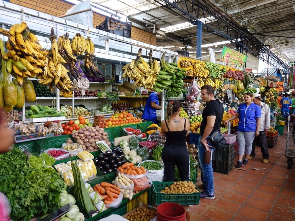 Ipiales Mercado Plaza: Local Flavors of the Andes