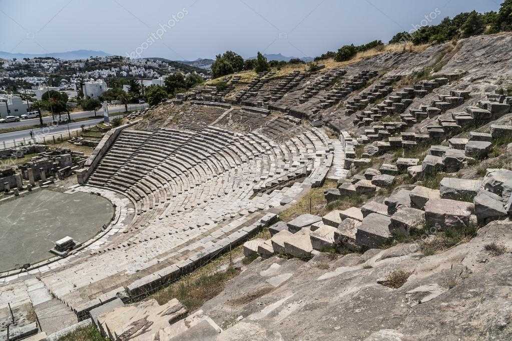 Bodrum Amphitheater: Ancient Ruins in Bodrum