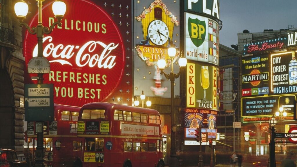 Piccadilly Circus: Bustling London Landmark