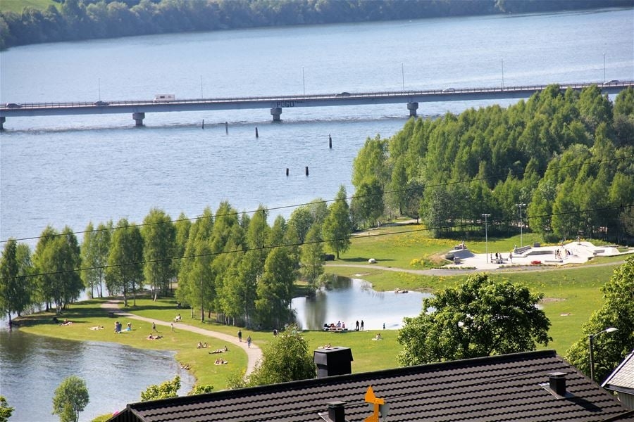 Explore the Tranquil Mjøsa Lake in Lillehammer