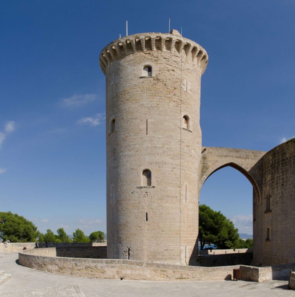 Castell de Bellver in Mallorca: Circular Castle with Panoramic Views