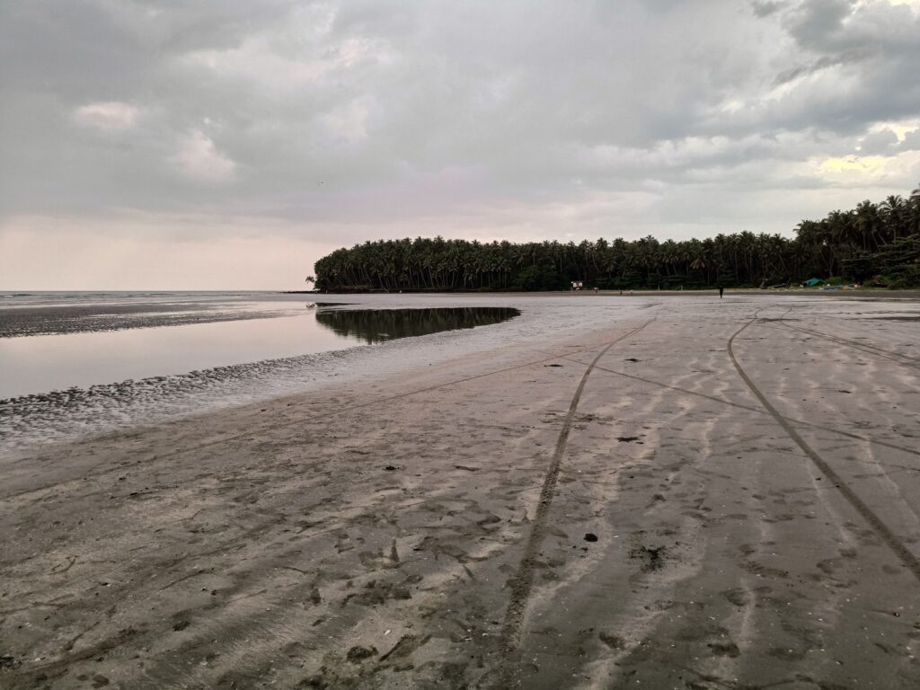 Long Beach: Beautiful Stretch of Sand on Kadavu