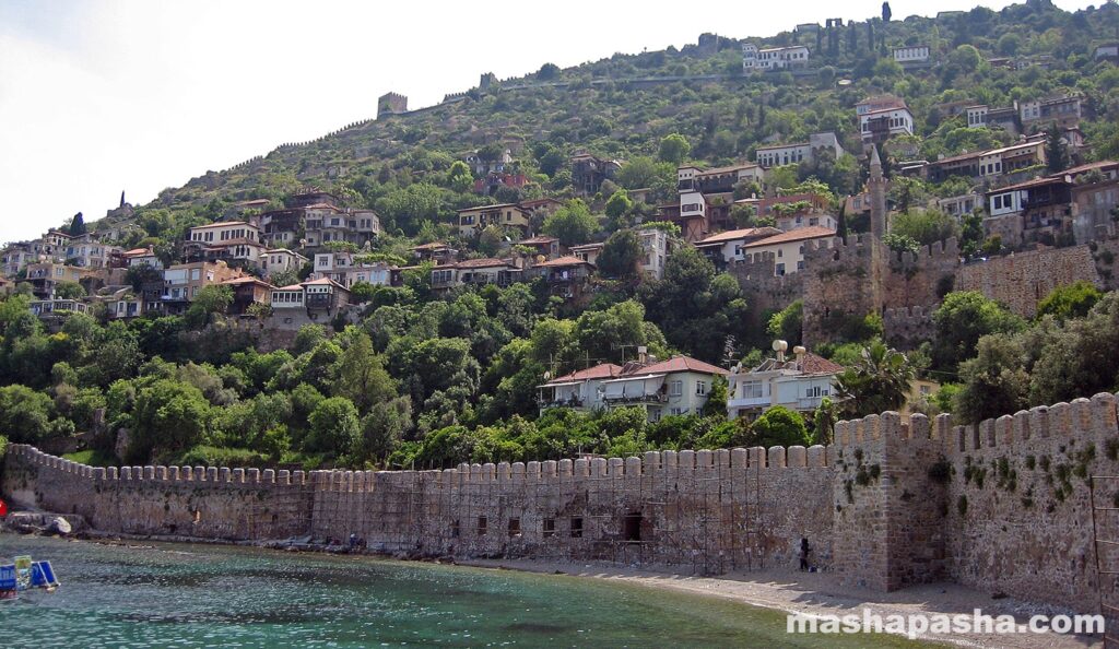 Alanya Castle: Hilltop Fortress in Alanya