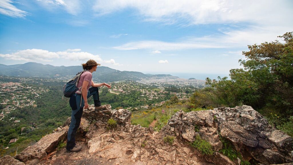 Golden Stairs Pass – Hiking in the Eastern Highlands