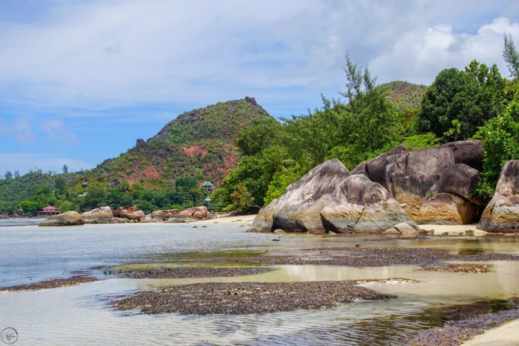 Baie Barabé, Praslin – Calm Waters for Swimming