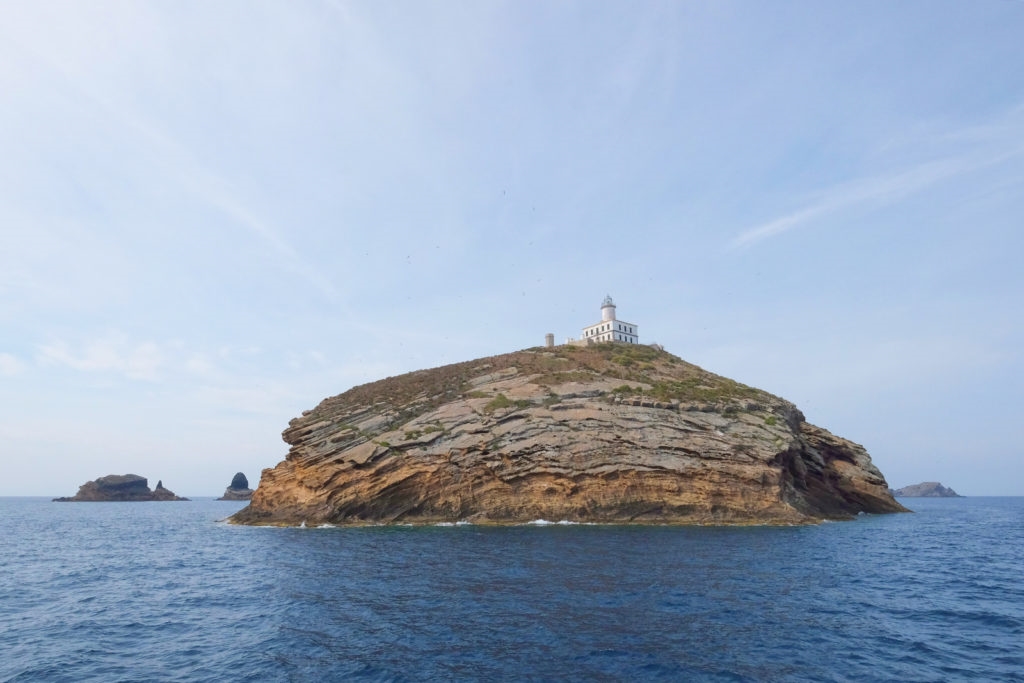 Nosy Antanimora Marine Reserve: Protected Island Ecosystem