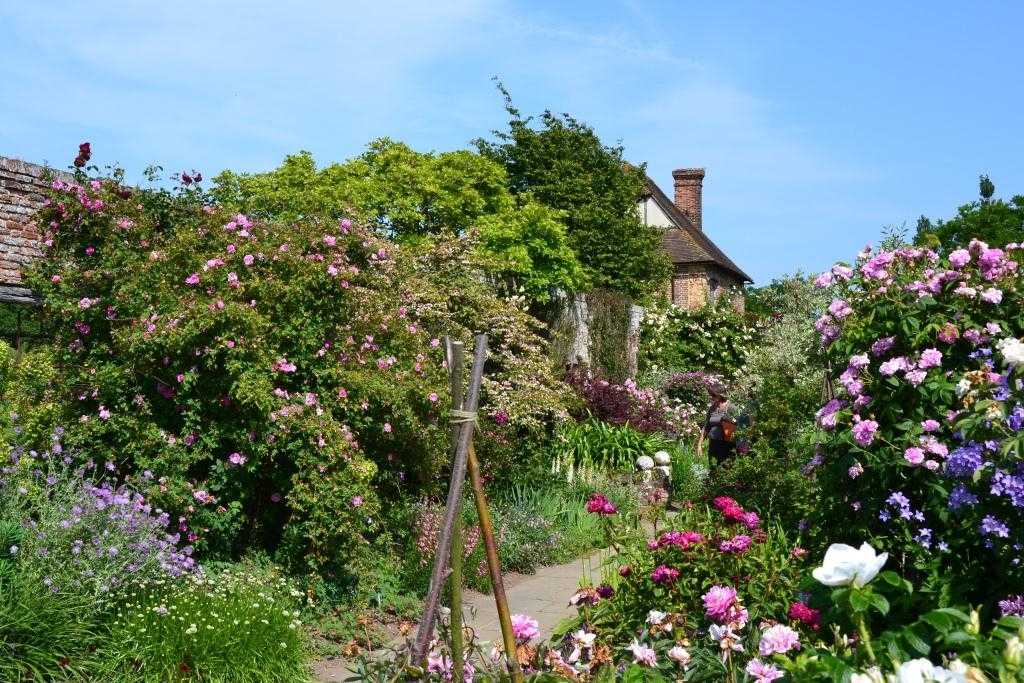 Sissinghurst Castle Garden: A Horticultural Wonder