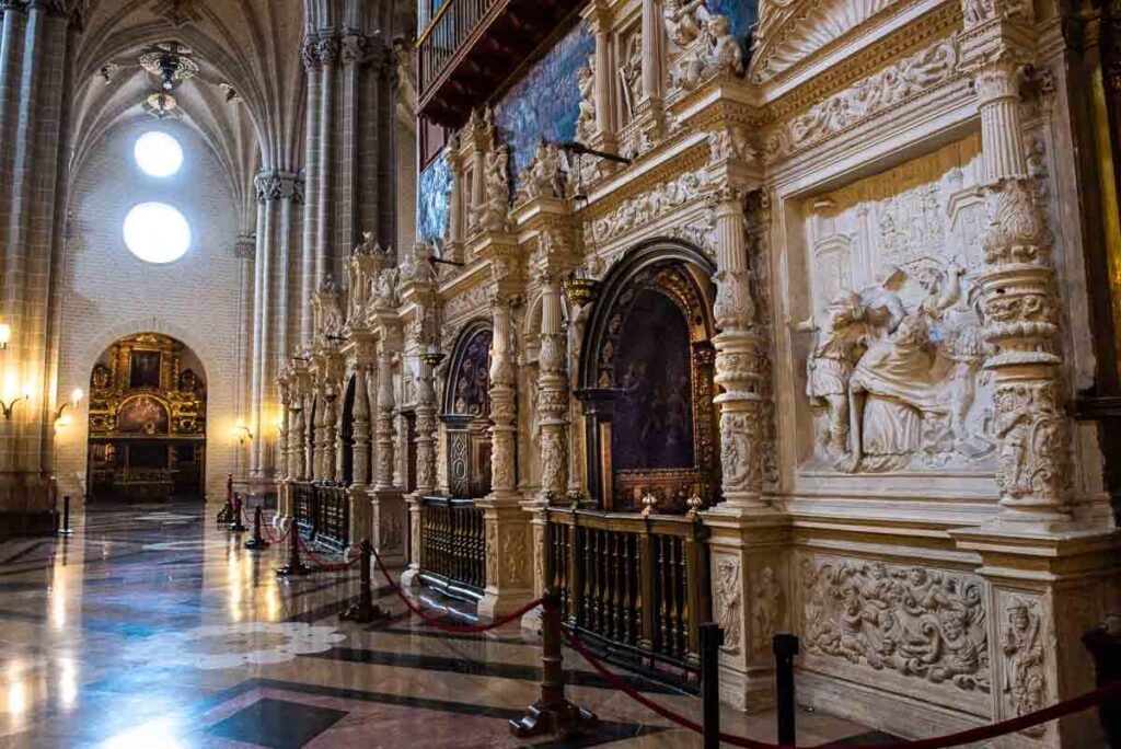 Catedral del Salvador in Zaragoza: A Romanesque and Gothic Beauty