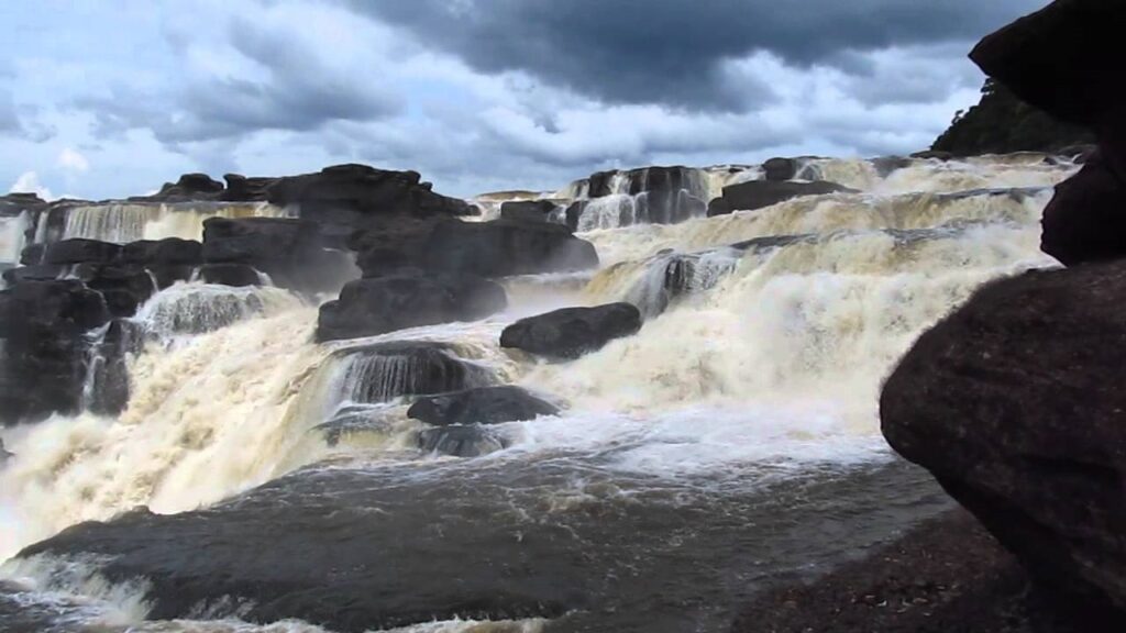 Vaupes Raudal del Jirijirimo: Majestic Rapids in the Jungle